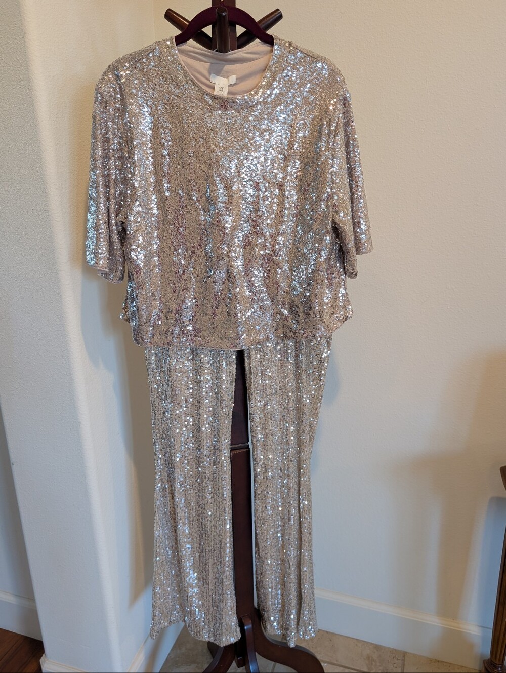 Silver Sequin Fully Lined Top And Pants - Size M - NEW
